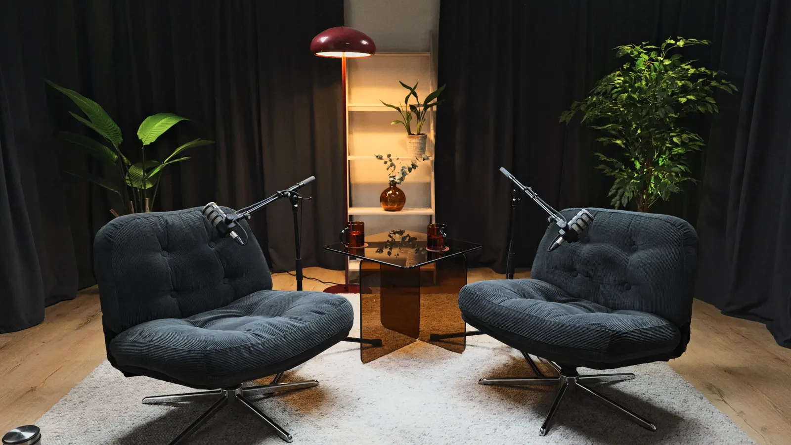Totale des Lounge-Sets im Podcast Studio Berlin