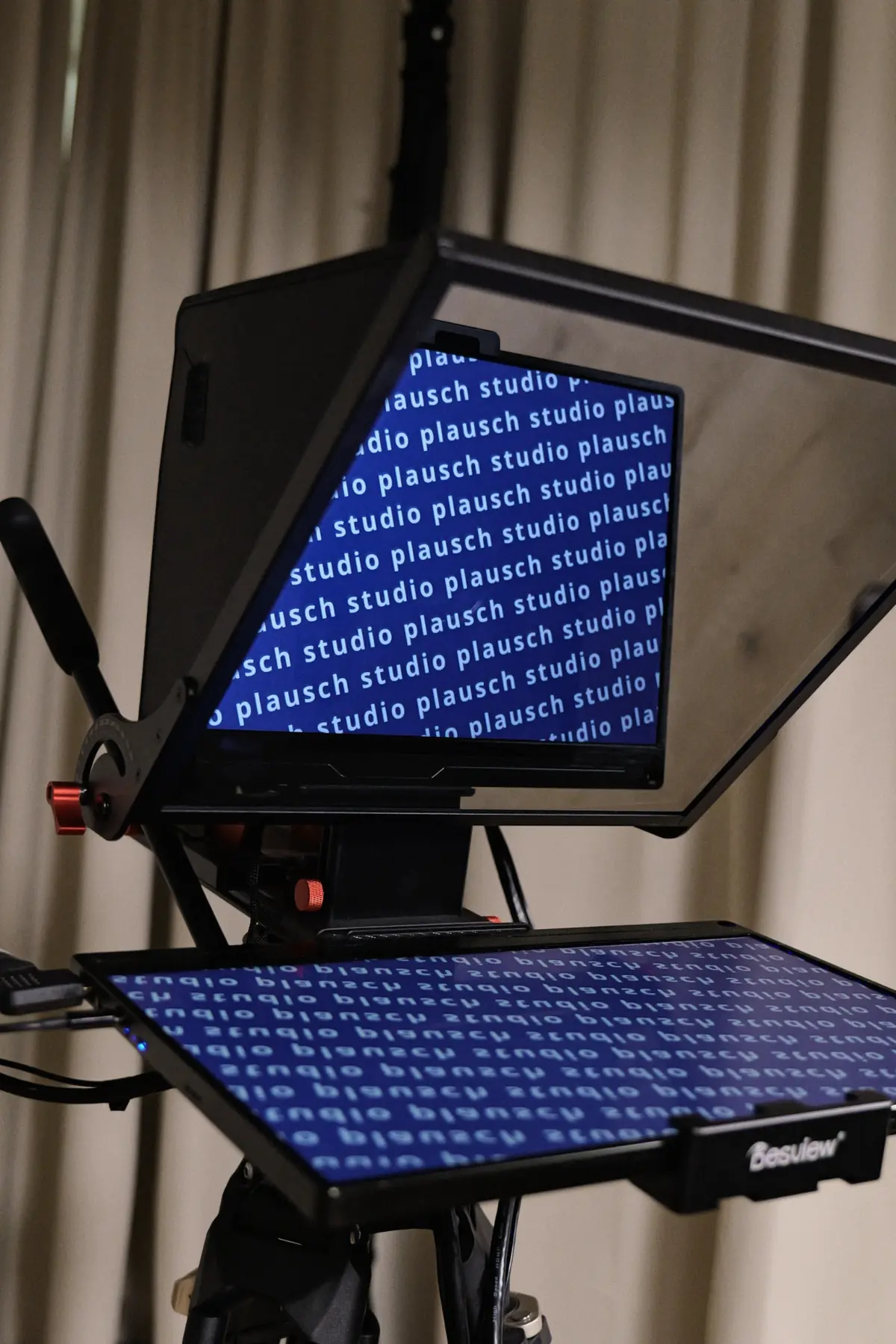 Teleprompter für Video-Podcast-Aufnahmen bei studio plausch